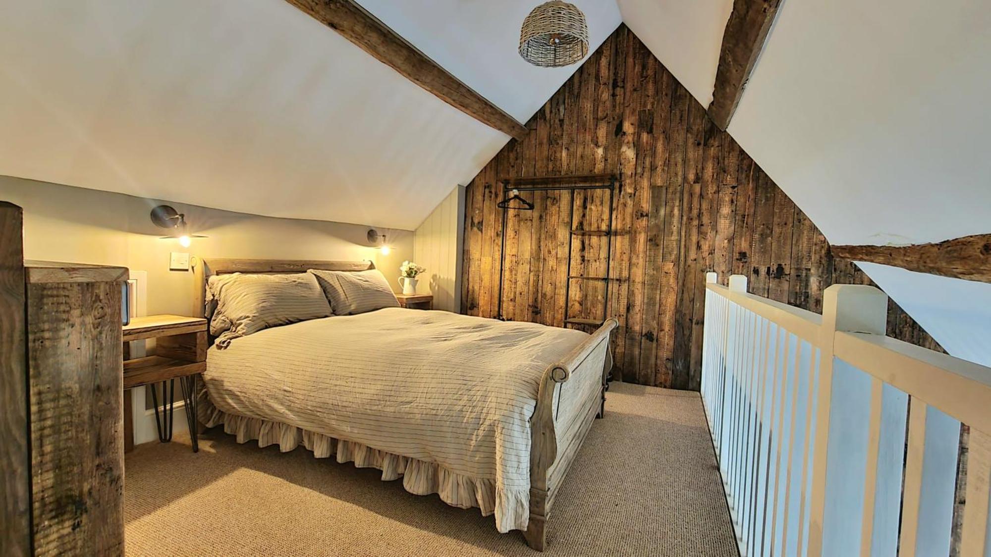 The Threshing Barn At Penrhos Court Villa Kington  Værelse billede